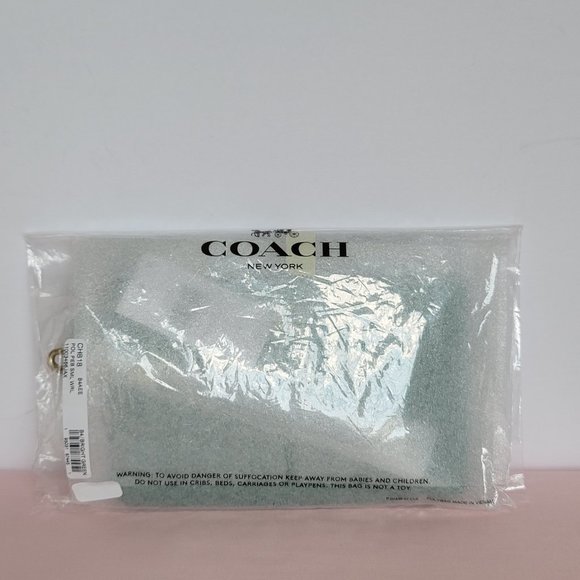 COACH Small Wristlet in Polished Pebbled Leather -Bright Green Color - Picture 16 of 16